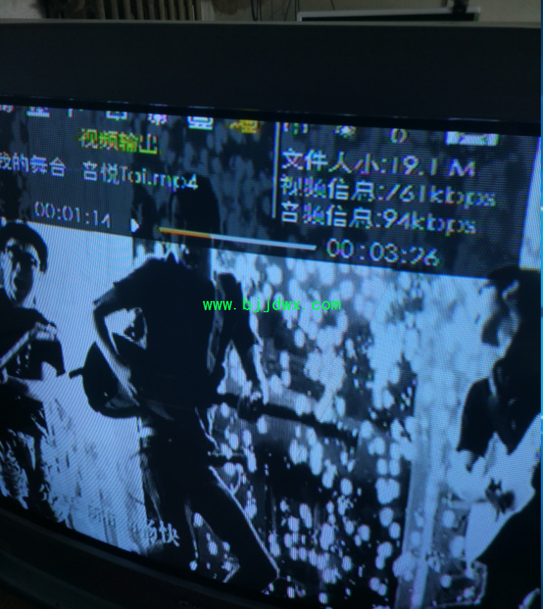 用老年唱戏机做检修电视的视频信号源8.png