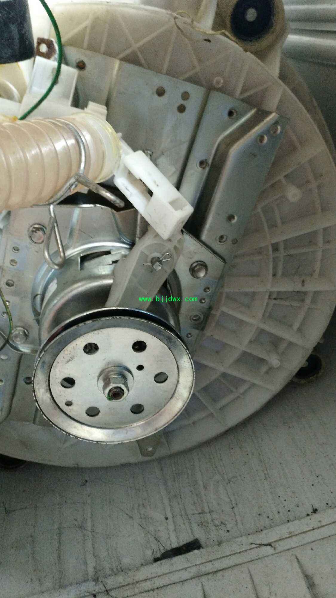 185346g98szp9vuxu859k5.jpg
