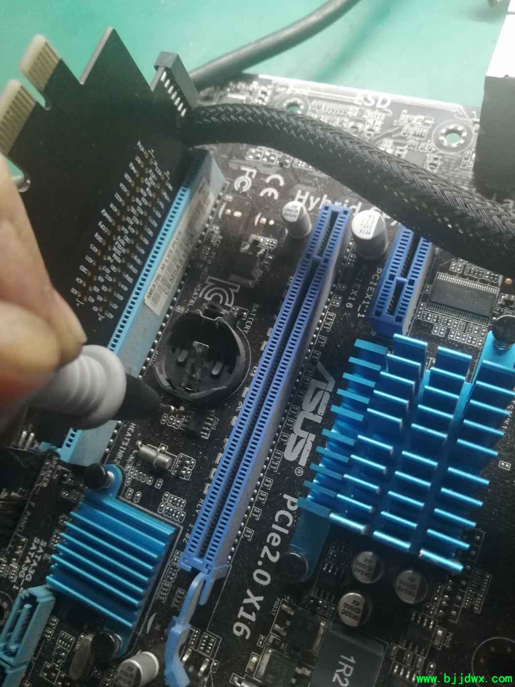 1587790237306602_384.jpg