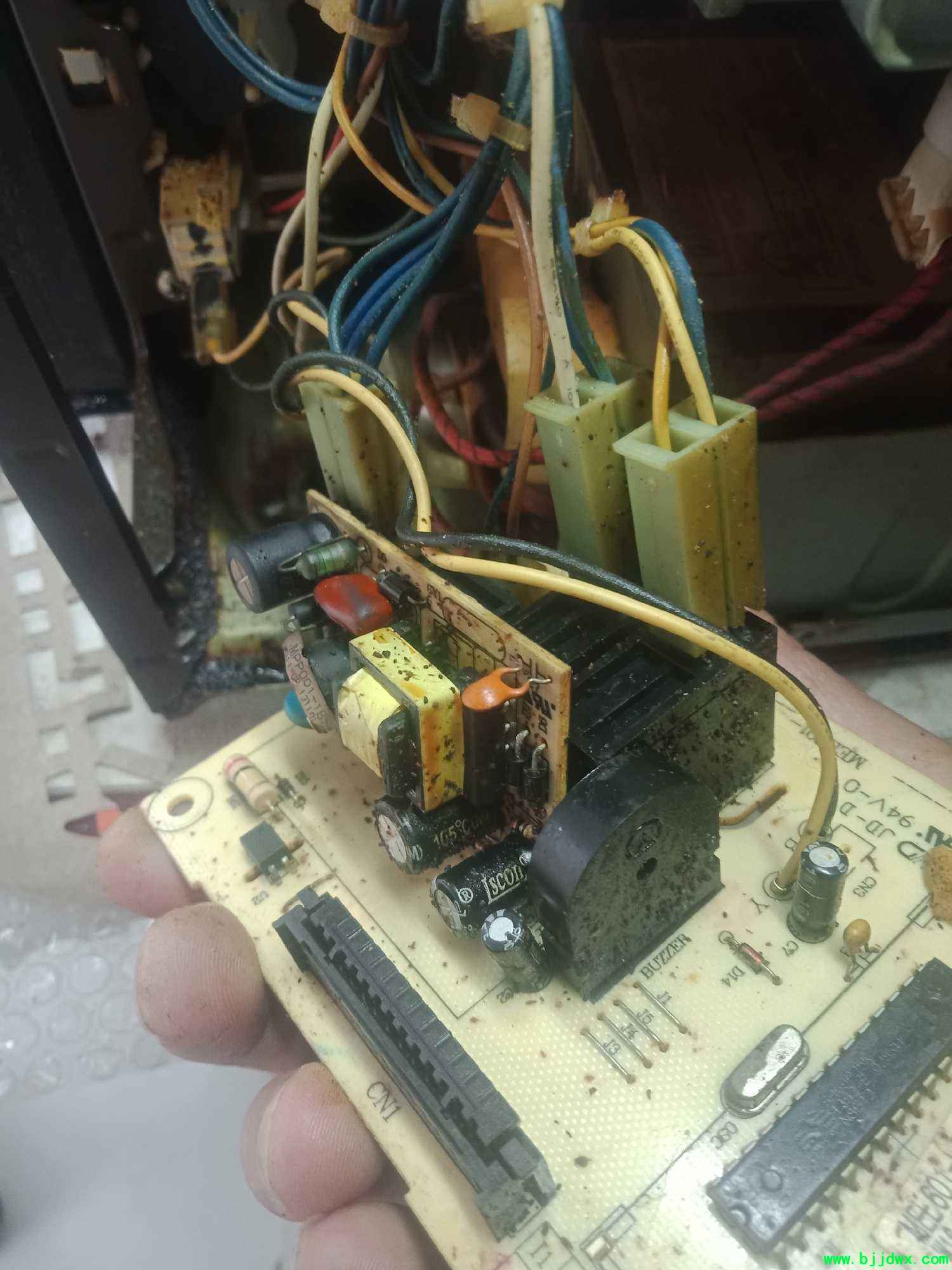 103142qrod0xrzrzlrohcc.jpg