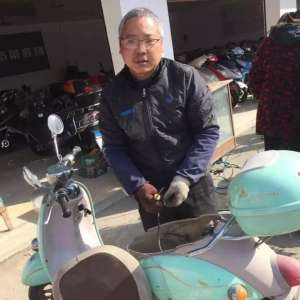 不卑不亢修电动车，我们也是人，也要生活