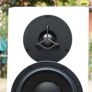 &#8203;ynaudio LYD 7 