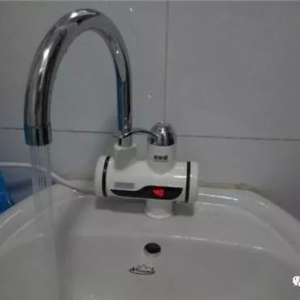即热式水龙头和小厨宝哪种更实用？对比后才知道，选它后期忒麻烦