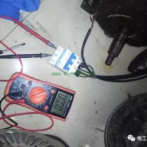 怎么只用一块万用表确定电机的首尾端