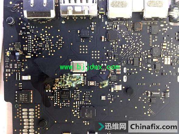 苹果A1502笔记本进水不开机，腐蚀严重处理器险报废，看师傅如何拯救