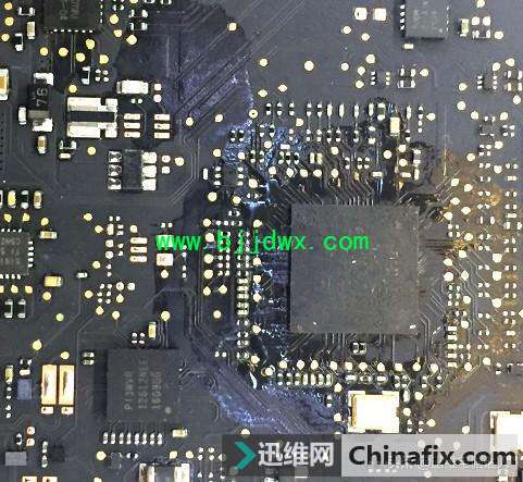 苹果A1502笔记本进水不开机，腐蚀严重处理器险报废，看师傅如何拯救