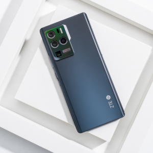 中兴Axon 30 Ultra ：不容错过的多摄新体验