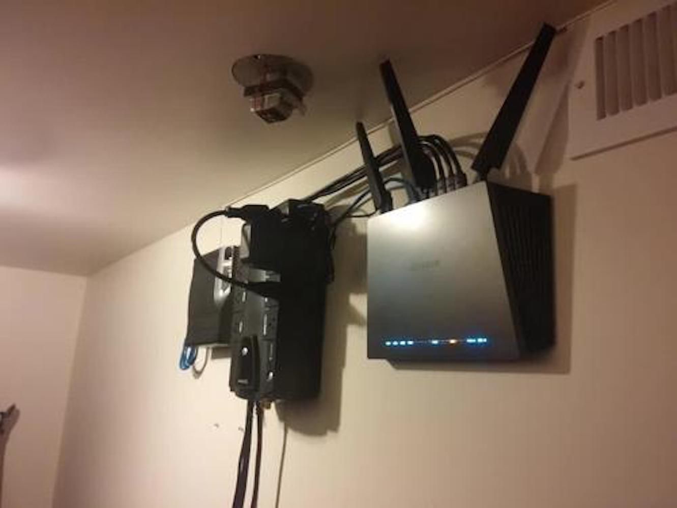005754tvu655k8k26tux88.jpg