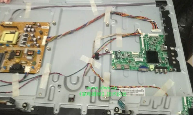 先锋LED-32E600液晶电视开机黑屏的检修思路