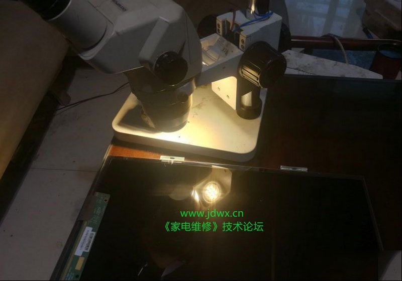 用显微镜飞COF线修BOE京东方灰屏