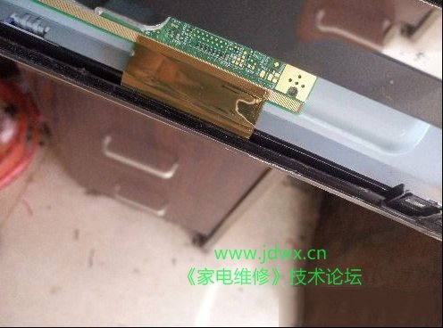 AOC冠捷50寸液晶电视拆屏维修过程