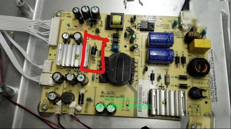 理想电视LED3217亮红灯且不开机的检修思路