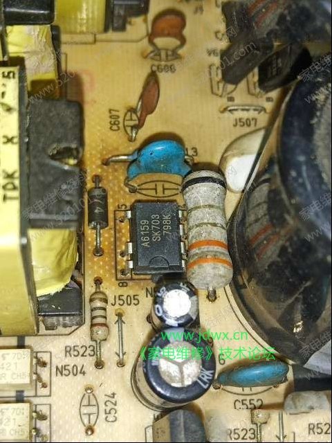 夏华LC-26HU26液晶电视不开机的检修思路