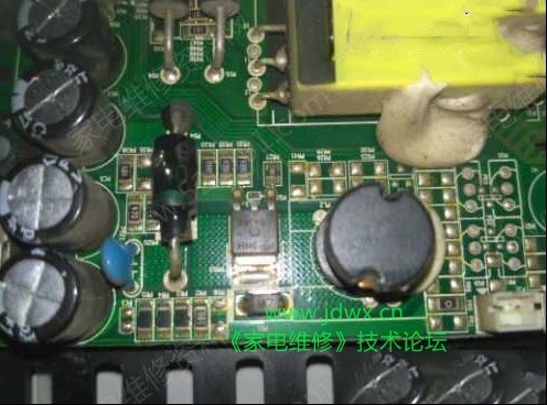 HKC H32PA3100液晶电视换灯条后改小电流的方法