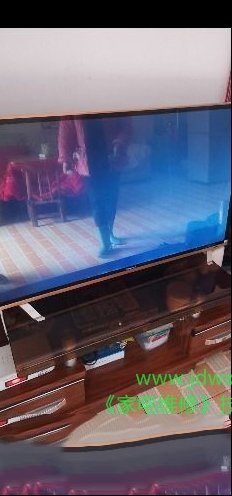 用隔离法修复50寸杂牌组装机液晶电视暗屏故障