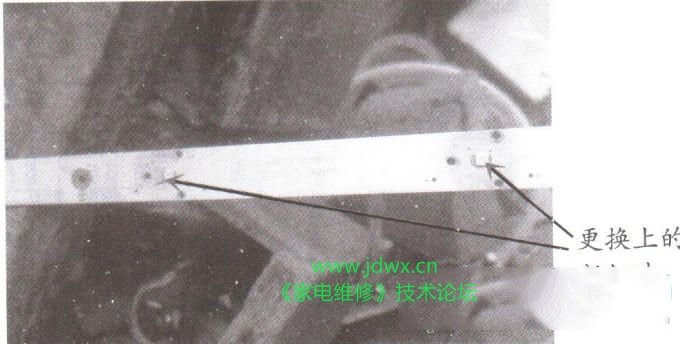 AOC冠捷T4002M液晶电视背光一闪即灭的故障检修