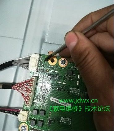 夏普32寸和40寸液晶电视不通电且指示灯不亮通病维修