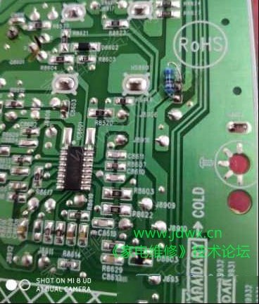 索尼KDL-40R350B液晶电视开机背光一闪即灭的维修
