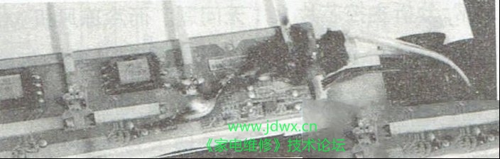 用LED灯条换CCFL修复三星LA32C350D1液晶电视背光故障