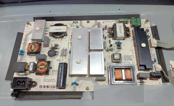 长虹55Q3EU液晶电视二次开机后背光不亮的维修