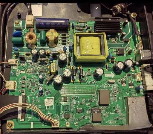 长虹39D2000n液晶电视通电自动开机后关机的维修