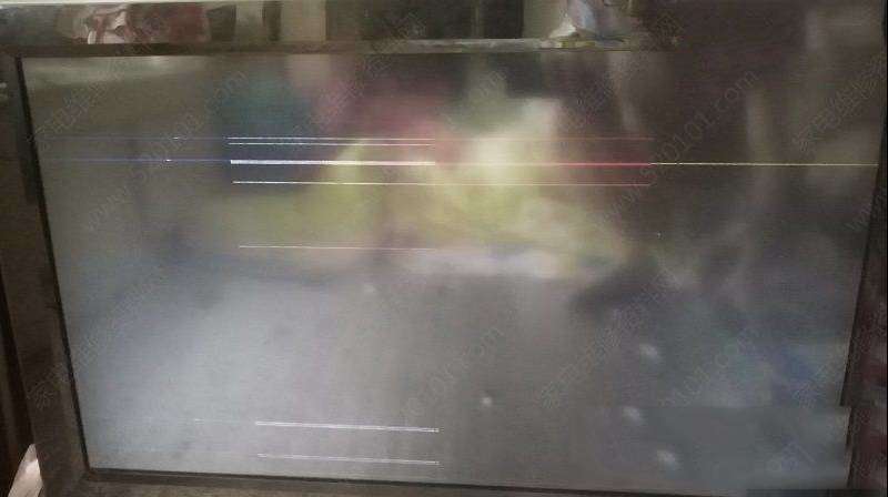 长虹iTV32650X液晶电视开机后图像有条状干扰的检修思路