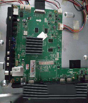 长虹UD49D6000i液晶电视更换灯条后不亮的曲折过程