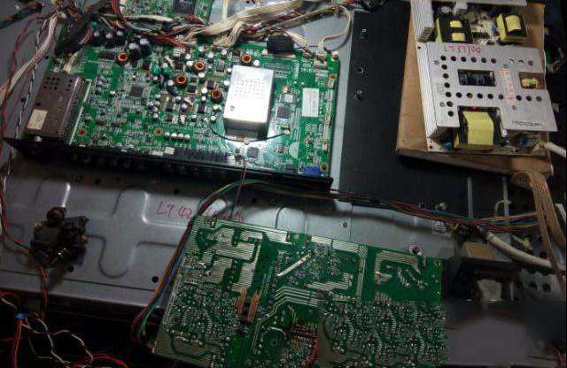 长虹LT42866FHD液晶电视不开机换板维修的过程
