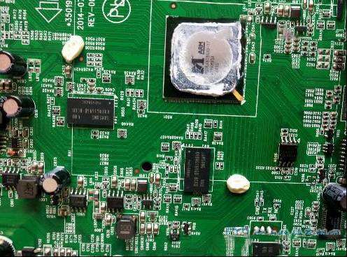 康佳LED32R1800A液晶通电指示灯一闪就灭故障