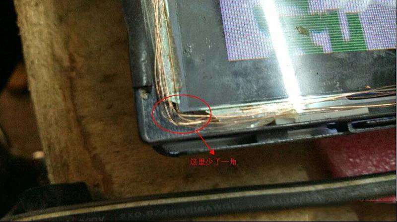 用飞线的办法解决康佳32寸液晶电视灰屏故障（图）