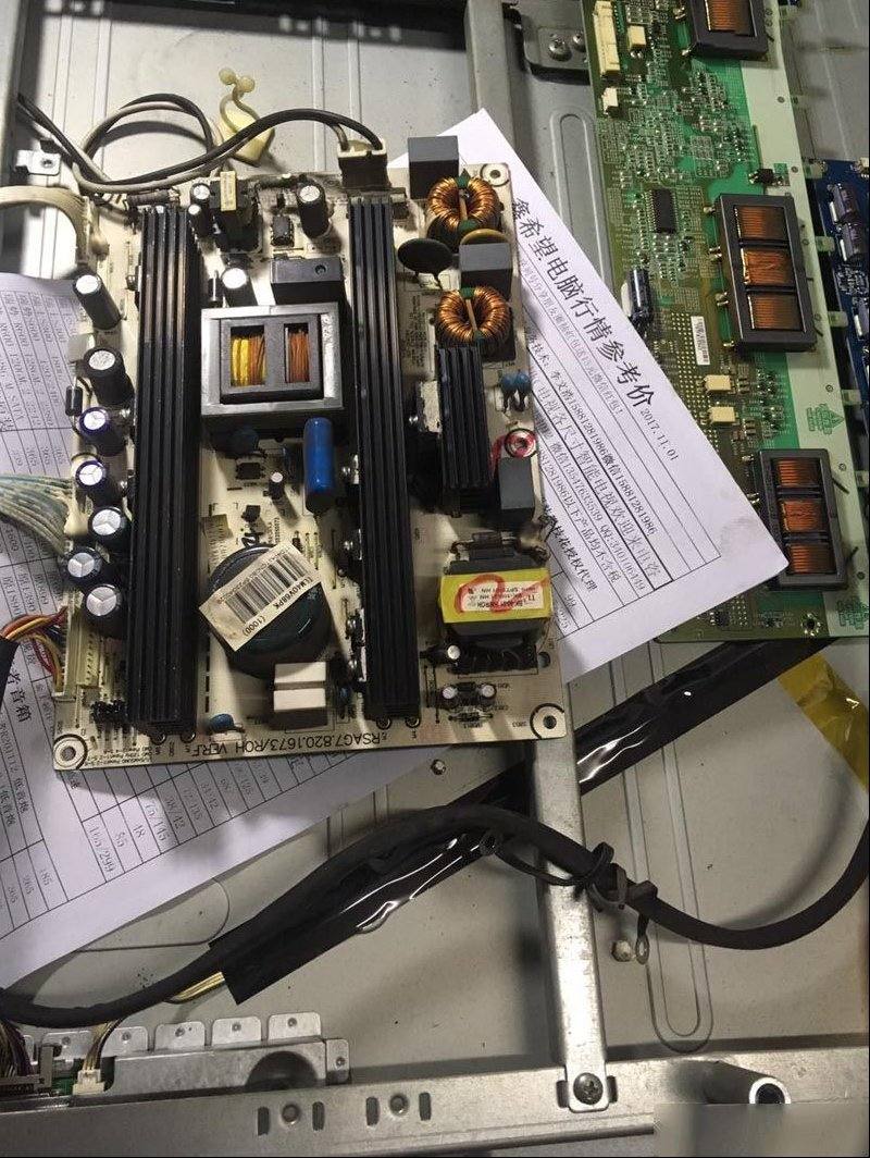 海信TLM40V68液晶指示灯亮但不开机的通病检修思路