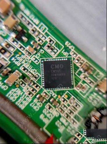 由CM501损坏导致海信LED42K01P反复灰屏的检修思路