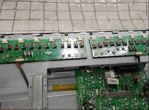 海信TLM55V88GP液晶电视黑屏但有声音的检修思路