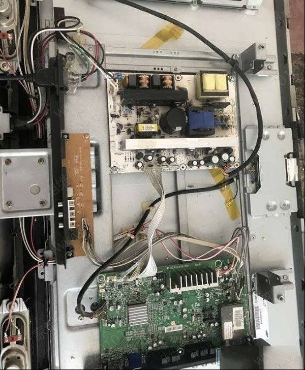 海信TLM32E29X液晶电视自动关机的检修思路
