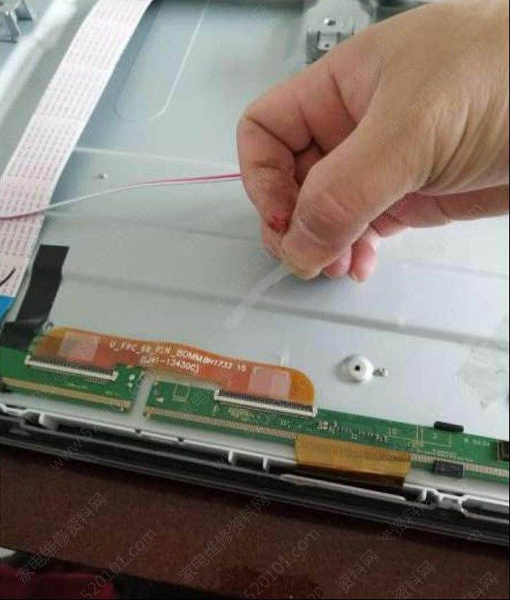 海信LED49EC780UC液晶电视灰屏的检修思路