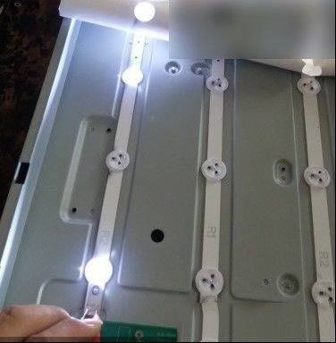创维42E380液晶电视屏换背光灯（图）