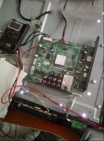 创维32E20RN液晶电视指示灯亮但不开机的检修思路