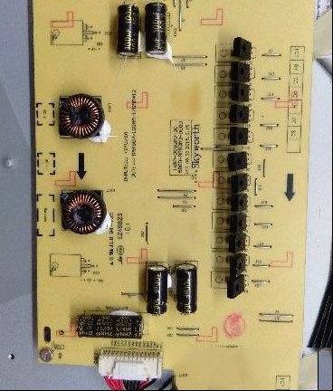 创维50E6200液晶电视背光半边黑色检修思路