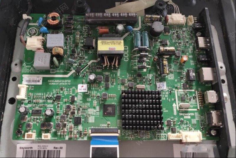 创维32E3500液晶电视三无的检修思路