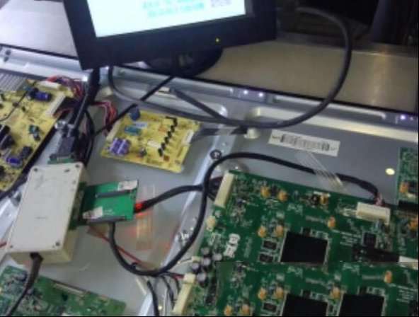 创维47E760A液晶电视右声道喇叭有交流声异响