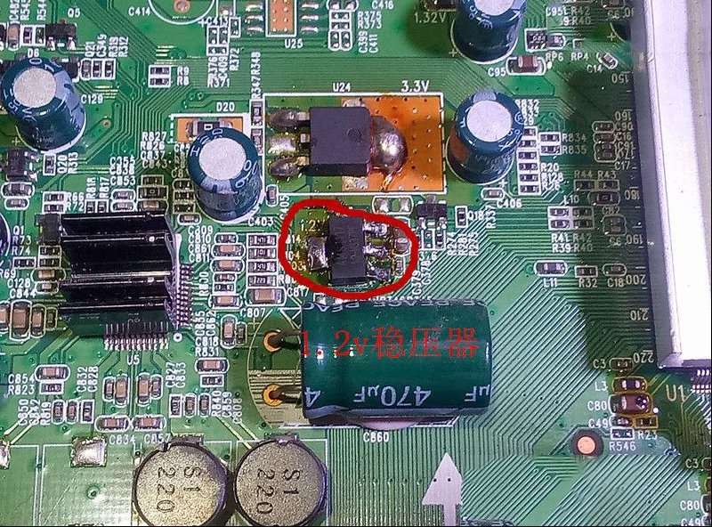创维32E61HR液晶电视开机几秒后黑屏的检修思路