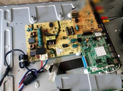 创维32E360E液晶电视不定期死机的检修思路