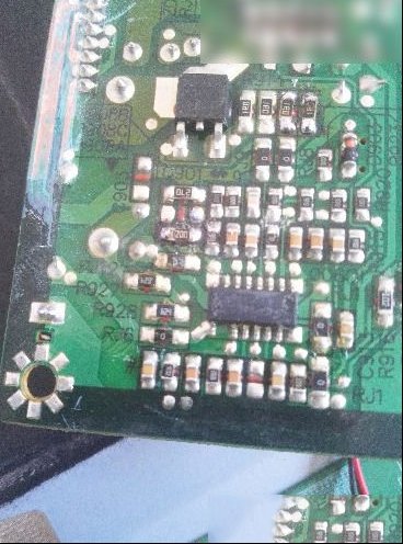 海尔LD32U3200液晶电视黑屏有声音，背光不亮的简易处理