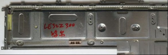 海尔LE32Z300液晶电视开机背光一闪即灭黑屏