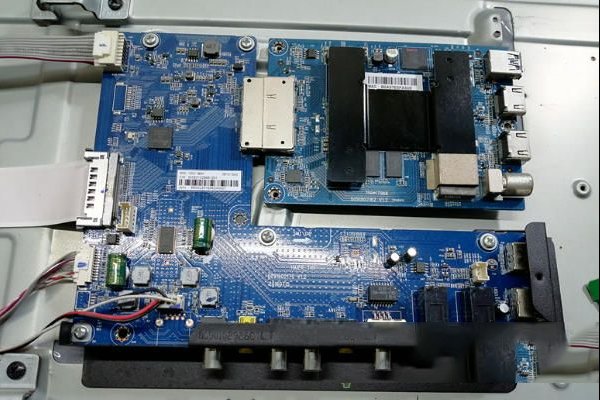 海尔LQ65AL88U82液晶电视开机后背光不亮的维修