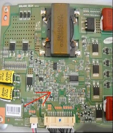 TCL L43F3200E液晶（MT01C机芯）背光亮下就灭（图）