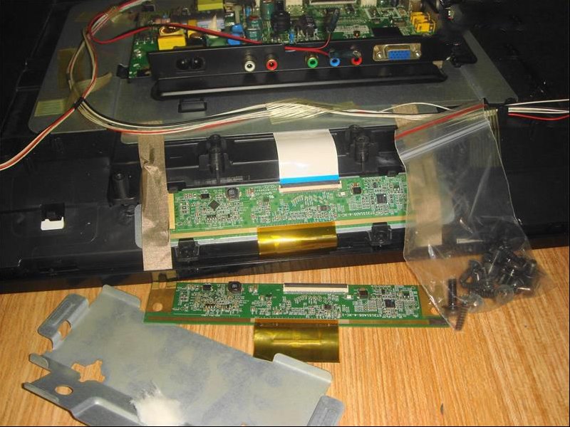 TCL L32F1600B液晶电视边板故障导致暗屏的修复