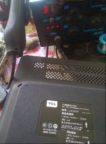 TCL L32F3309B液晶电视红灯亮不开机的检修思路