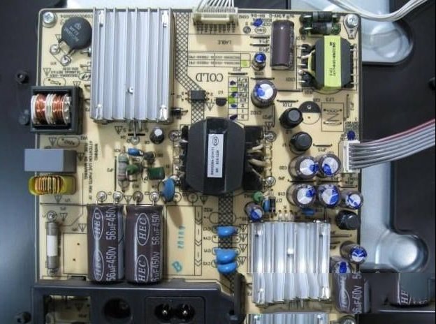 TCL L32F3303B液晶电视开机背光一闪即灭的检修思路