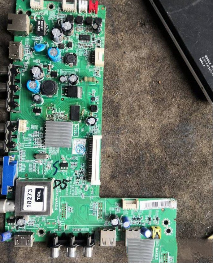 乐华LED42C830S液晶电视指示灯亮但不开机的检修思路